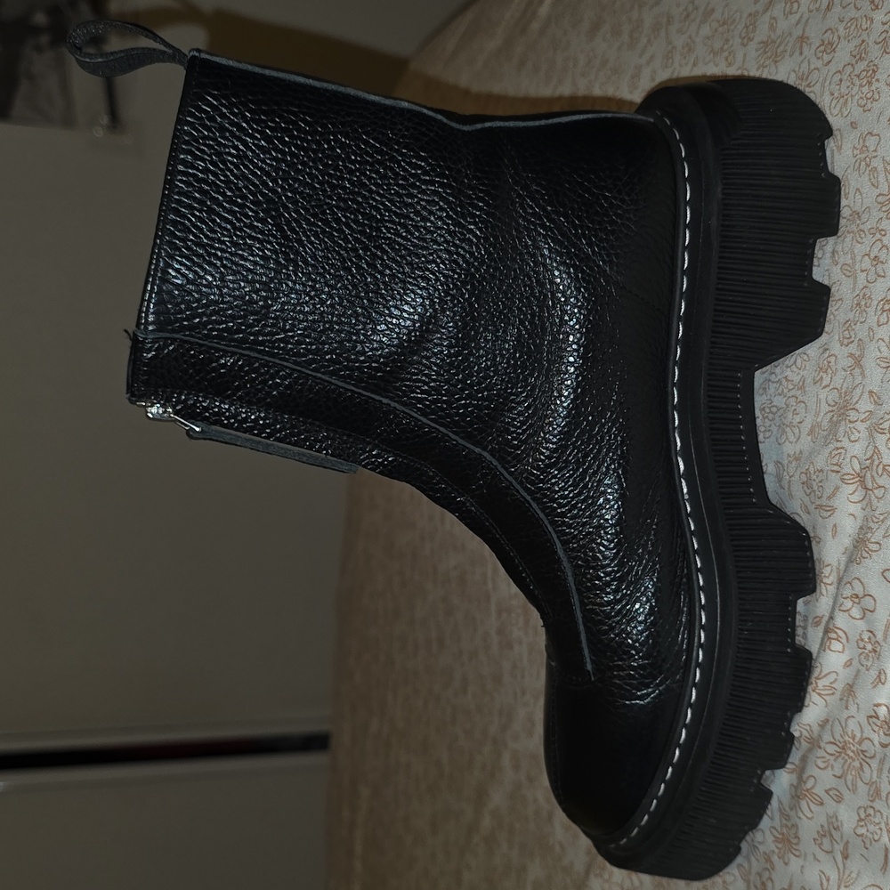 LÄSTShane Black Front Zip Leather Boots - Picture 5 of 13
